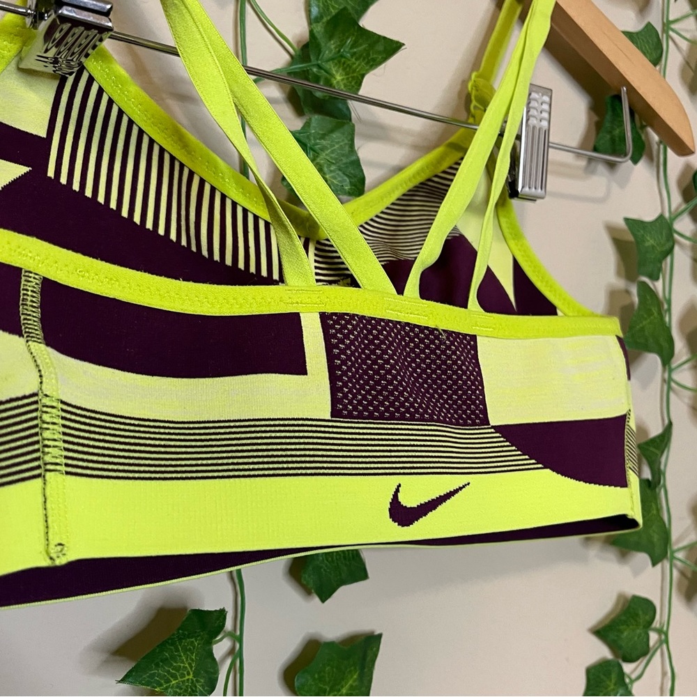 🦋Nike Women's Flyknit Indy Tech Pack Training Sports Bra
